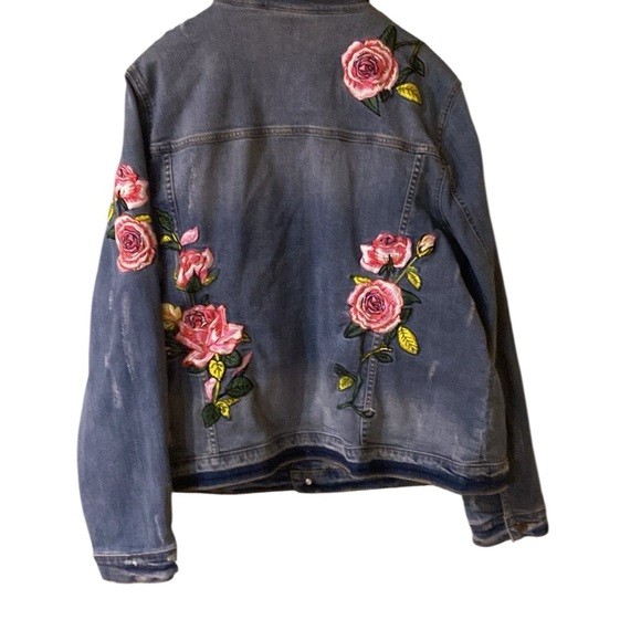 Lane Bryant Distressed Embroidered Patches Denim Jean Jacket Size 22 - Picture 5 of 7